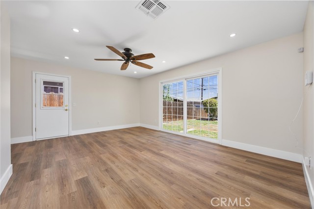 3125 Fillmore Avenue, Bakersfield CA: https://media.crmls.org/medias/9e0c8a01-cfa3-459c-b409-f825d82563d9.jpg