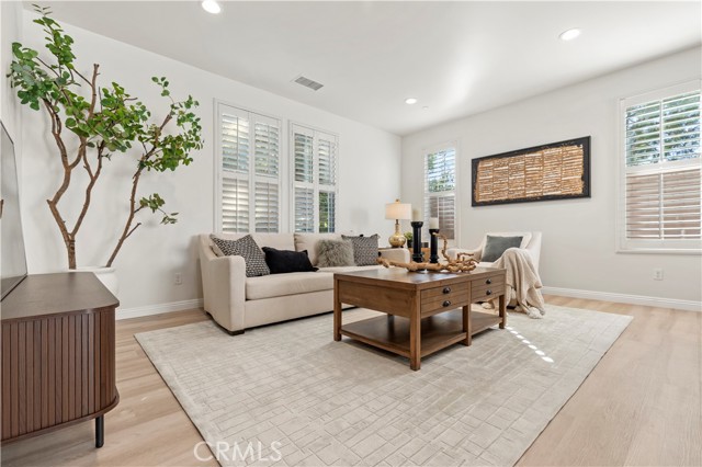 115 Hollow Tree, Irvine CA: https://media.crmls.org/medias/9e0cd07a-e730-4a27-8c55-5dea15abaf97.jpg