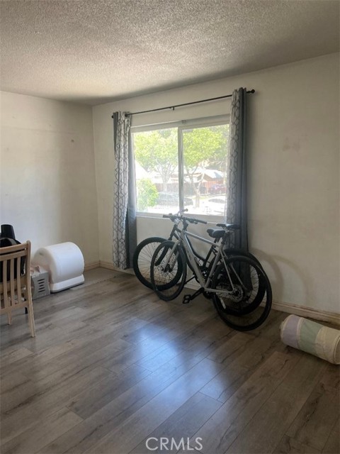 4321 10th, Riverside CA: https://media.crmls.org/medias/9e0cff83-0419-4bf9-88f8-f6d4e635c778.jpg