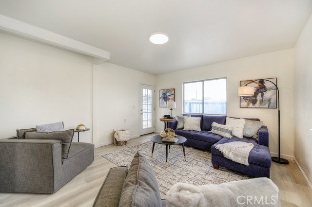 Detail Gallery Image 10 of 32 For 14 Fernwood Ct, Pittsburg,  CA 94565 - 4 Beds | 2/1 Baths
