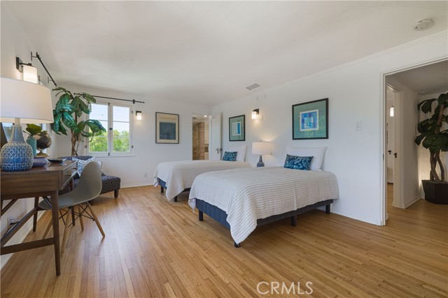 516 E Stocker Street, Glendale CA: https://media.crmls.org/medias/9e0d4322-0eba-4a5e-97f9-eef3e2d0ecd9.jpg