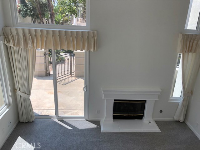 Detail Gallery Image 7 of 53 For 6267 Surfpoint Cir, Huntington Beach,  CA 92648 - 3 Beds | 2/1 Baths