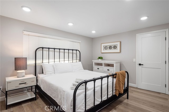2208 The Strand, Manhattan Beach CA: https://media.crmls.org/medias/9e0da081-c982-43ef-bfd3-50ad05272c19.jpg