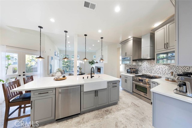 Detail Gallery Image 25 of 56 For 16 Lucerne, Newport Beach,  CA 92660 - 4 Beds | 3/1 Baths