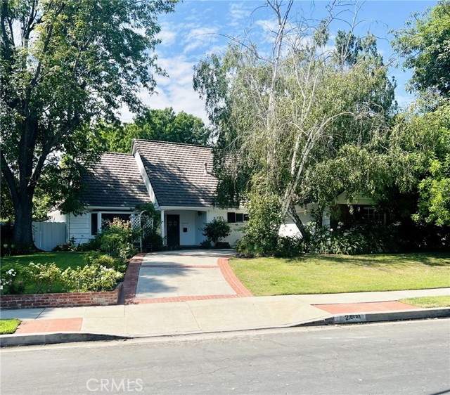 Detail Gallery Image 1 of 21 For 23310 Mariano St, Woodland Hills,  CA 91367 - 4 Beds | 3/1 Baths