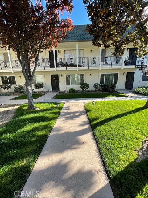 Detail Gallery Image 2 of 14 For 5085 N Wishon #37,  Fresno,  CA 93704 - 2 Beds | 1 Baths