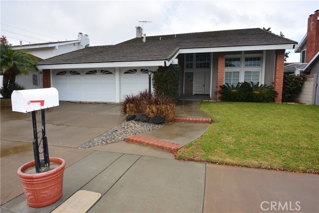 19951 Rothert Ln, Huntington Beach, CA 92646