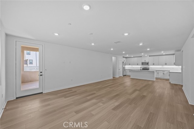 Detail Gallery Image 11 of 36 For 6137 Valentina Way #201,  Corona,  CA 92880 - 3 Beds | 2 Baths