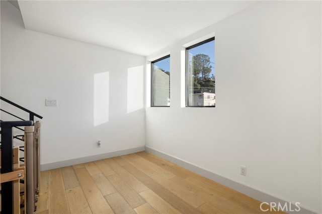 Detail Gallery Image 22 of 46 For 2400 Glendale Ct, Los Angeles,  CA 90039 - 3 Beds | 3 Baths