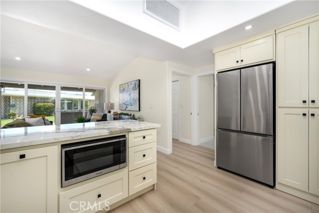 1540 Northwood Road, Seal Beach CA: https://media.crmls.org/medias/9e116f48-4b7d-4ec6-87ed-ab42492b075b.jpg