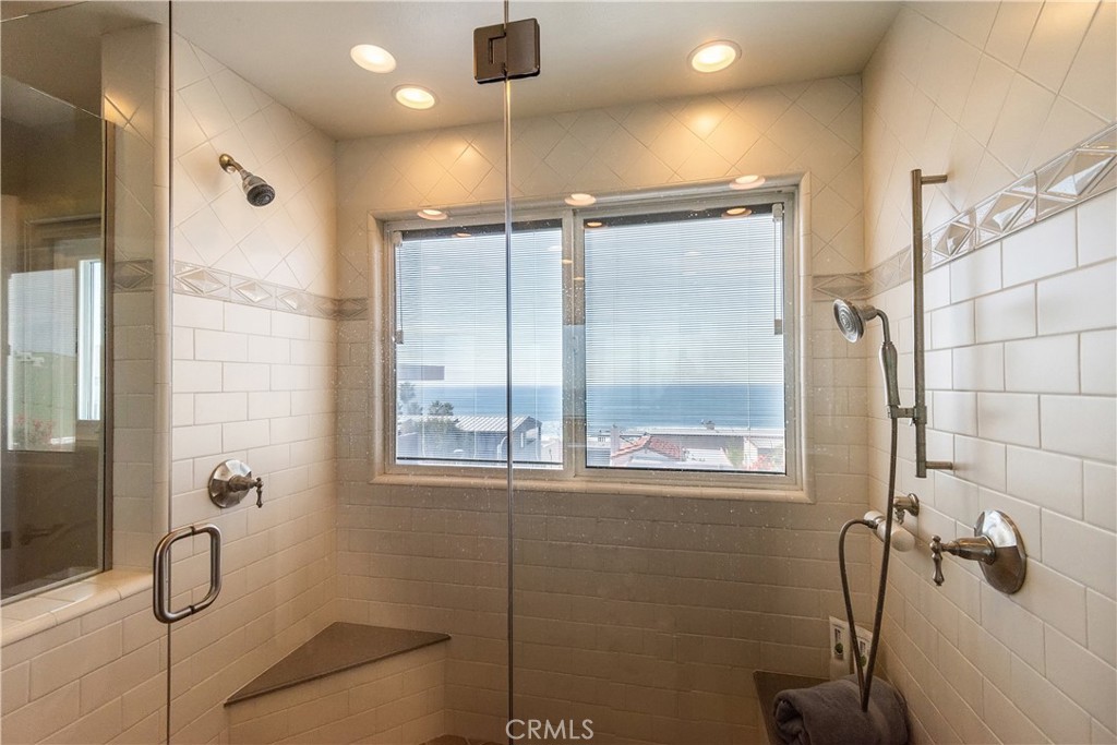 2909 Bayview Drive