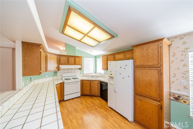 10778 Sonora Road, Phelan CA: https://media.crmls.org/medias/9e12a84b-ed13-4d5b-aacf-aad032f88f26.jpg