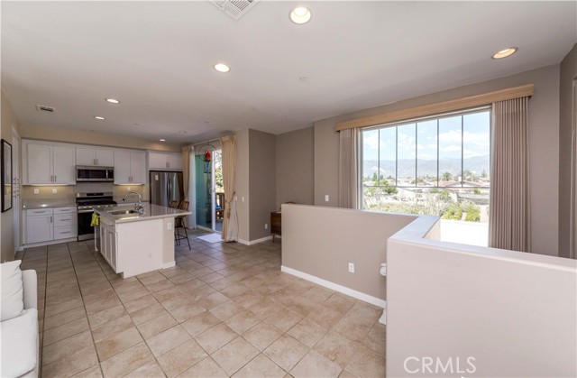 Detail Gallery Image 15 of 34 For 713 S Azusa Ave a,  Azusa,  CA 91702 - 3 Beds | 2/1 Baths