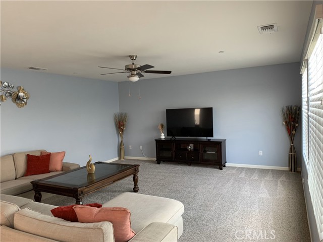 Detail Gallery Image 3 of 23 For 2948 N Church, Visalia,  CA 93291 - 5 Beds | 3 Baths