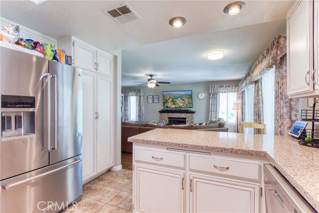 Detail Gallery Image 11 of 30 For 23903 Creekwood Dr, Moreno Valley,  CA 92557 - 4 Beds | 2/1 Baths