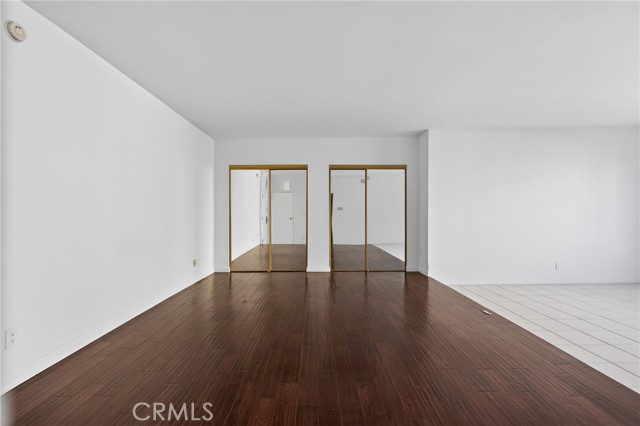 Detail Gallery Image 5 of 33 For 4441 Woodman Ave #111,  Sherman Oaks,  CA 91423 - 0 Beds | 1 Baths