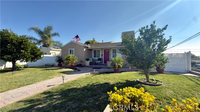 Detail Gallery Image 3 of 29 For 14388 Beaver St, Sylmar,  CA 91342 - 3 Beds | 2 Baths