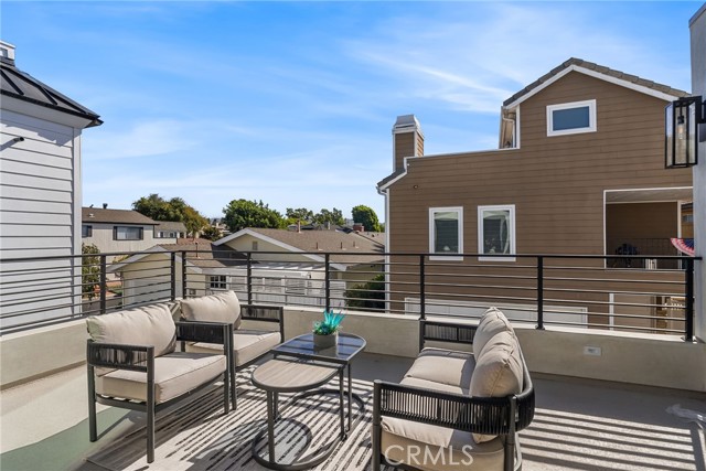 Detail Gallery Image 22 of 39 For 516 Acacia Ave #1/2,  Corona Del Mar,  CA 92625 - 3 Beds | 3/1 Baths