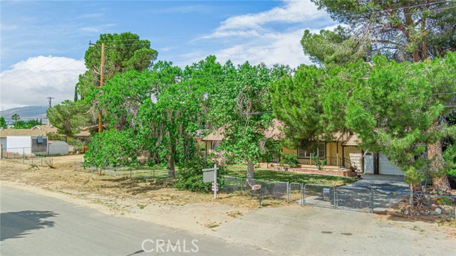 42631 51st W Street, Quartz Hill CA: https://media.crmls.org/medias/9e14f1d5-d7e7-445d-8964-22617832d5f1.jpg