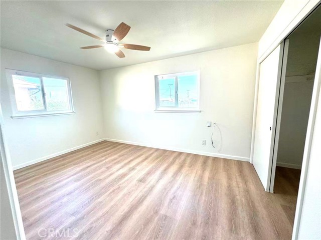 Detail Gallery Image 3 of 14 For 2002 N Woodridge, Hanford,  CA 93230 - 3 Beds | 1 Baths