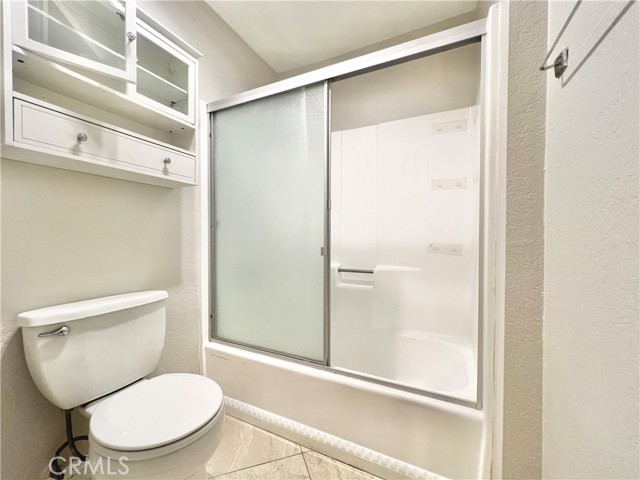 Detail Gallery Image 8 of 11 For 1345 Cabrillo Park Dr #M07,  Santa Ana,  CA 92701 - 1 Beds | 1 Baths