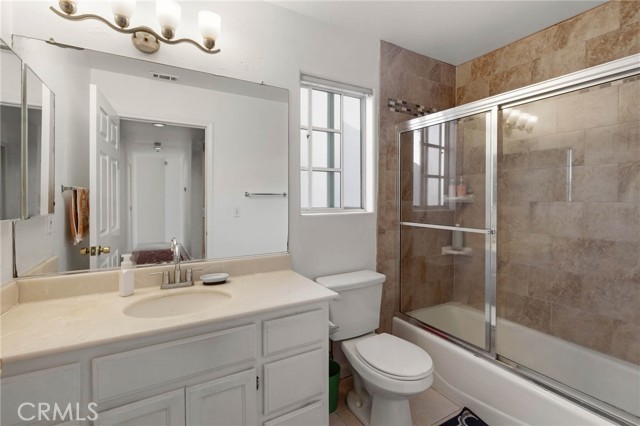 Detail Gallery Image 24 of 27 For 9429 Burnet Ave #5,  North Hills,  CA 91343 - 3 Beds | 2 Baths