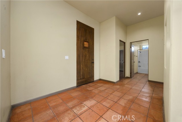 30721 Condor Place, Tehachapi CA: https://media.crmls.org/medias/9e165f21-deb5-419a-b36e-11fab290b46c.jpg
