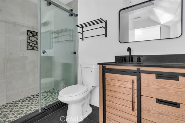 Front Image Thumbnail for CRDW26021477