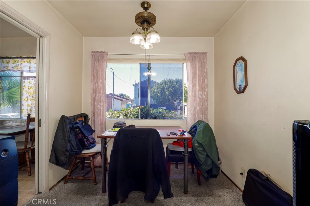 https://media.crmls.org/medias/9e17d9d2-43bb-49f3-a7b7-f790445fa416.jpg?preset=X-Large