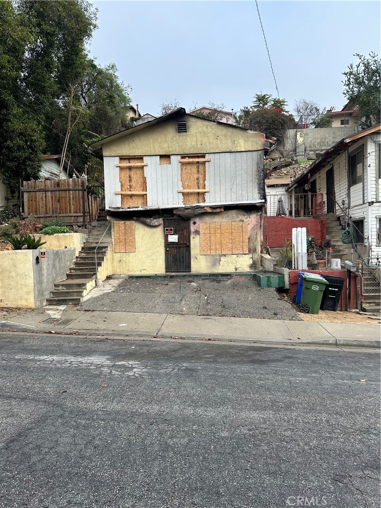 812 Record Avenue, Los Angeles, CA 90063