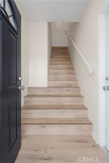 1273 S Sycamore Avenue, Los Angeles CA: https://media.crmls.org/medias/9e1965d6-a7f4-41bf-9f41-5e245fee364b.jpg
