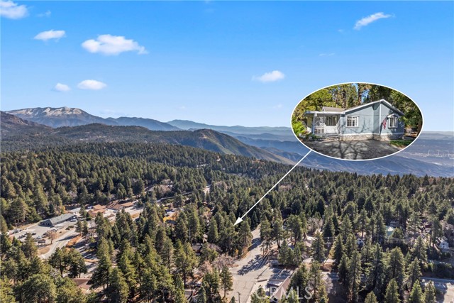 Detail Gallery Image 2 of 35 For 2113 Spring Oak, Running Springs,  CA 92382 - 3 Beds | 2 Baths