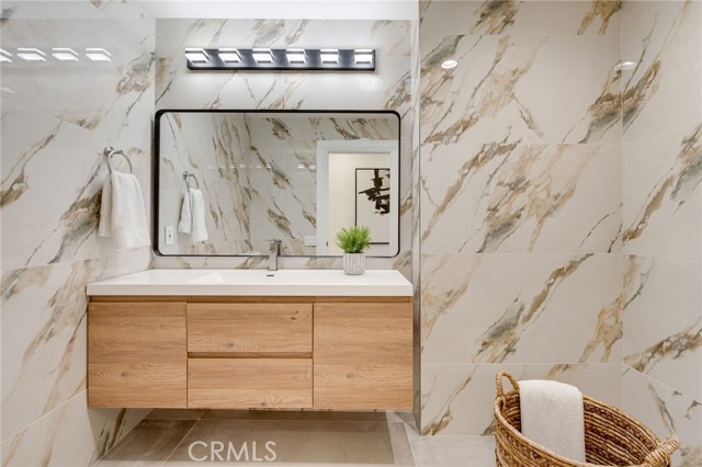Detail Gallery Image 19 of 29 For 7655 Caminito Avola, La Jolla,  CA 92037 - 4 Beds | 2/1 Baths