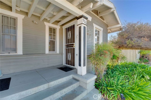 Detail Gallery Image 2 of 17 For 926 Newport Ave #1,  Long Beach,  CA 90804 - 3 Beds | 1 Baths