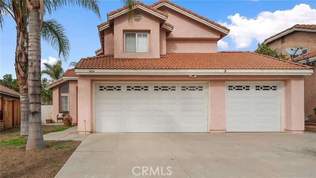 404 Colfax Circle, Corona, CA 92879