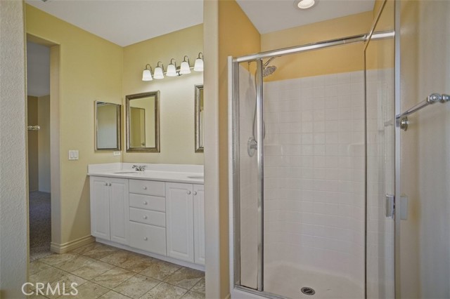 Detail Gallery Image 13 of 22 For 24163 Arrowhead Ct, Valencia,  CA 91354 - 3 Beds | 3 Baths