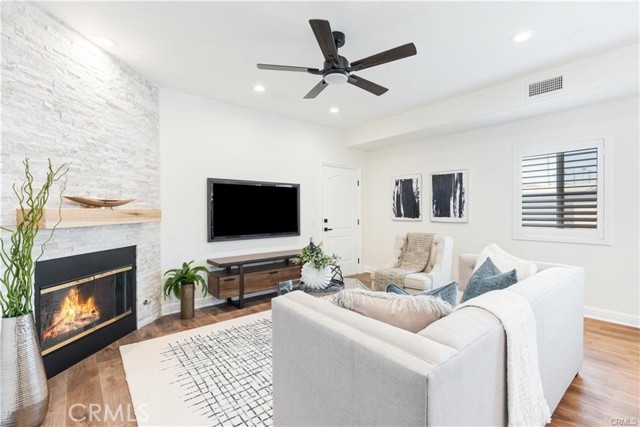 Detail Gallery Image 21 of 22 For 427 14th St, Huntington Beach,  CA 92648 - 3 Beds | 3/1 Baths