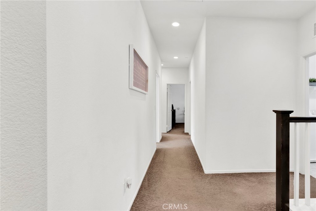 https://media.crmls.org/medias/9e1c511e-5d9c-4060-a5ff-59b77a74a28a.jpg?preset=X-Large