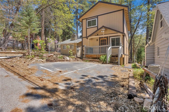 Detail Gallery Image 3 of 24 For 33079 Ridge Rd, Arrowbear,  CA 92382 - 2 Beds | 1/1 Baths