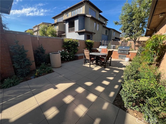 Detail Gallery Image 10 of 40 For 12368 Claredon Dr #6,  Rancho Cucamonga,  CA 91739 - 3 Beds | 3/1 Baths