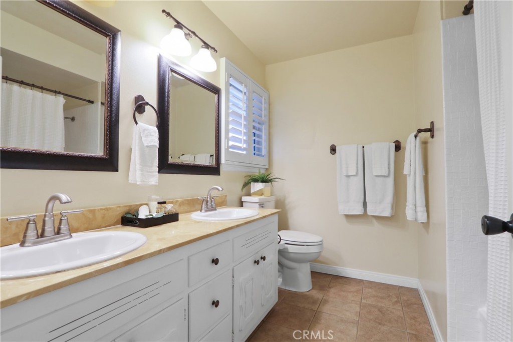 MLS #OC25260013 image #18