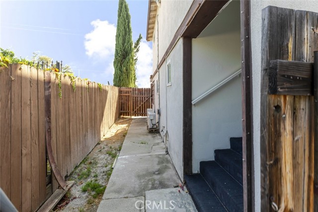 1123 S Walnut Avenue, West Covina CA: https://media.crmls.org/medias/9e1f3804-0369-46b2-8a2b-045fbda18713.jpg