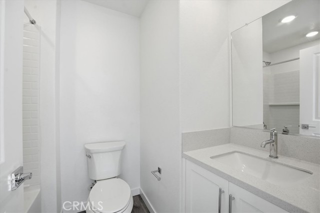 Detail Gallery Image 24 of 32 For 2392 Haley Point Drive #103,  Ventura,  CA 93003 - 2 Beds | 2/1 Baths