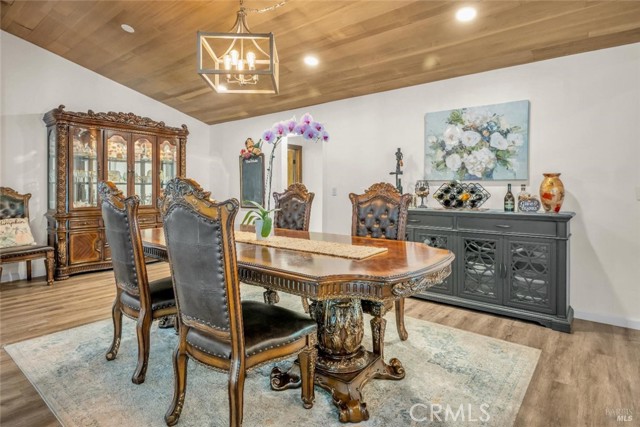 Detail Gallery Image 3 of 45 For 441 Vichy Hills Dr, Ukiah,  CA 95482 - 3 Beds | 3/1 Baths