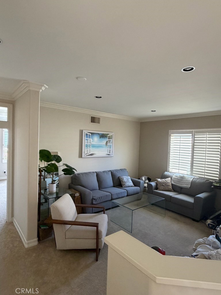 https://media.crmls.org/medias/9e21e3d3-0080-4931-b3ec-d18c82a7de19.jpg?preset=X-Large