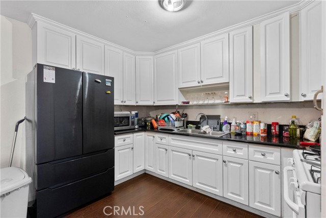 14413 Califa Street photo 6