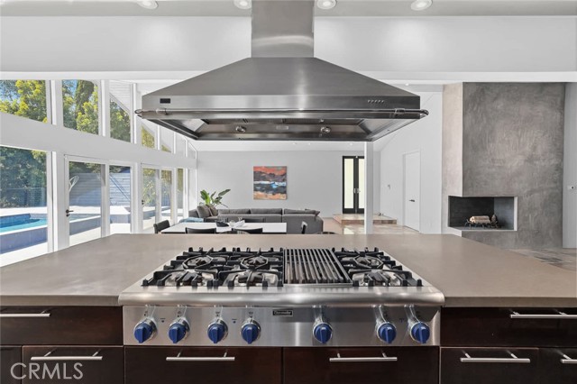 2420 Bowmont Drive, Beverly Hills CA: https://media.crmls.org/medias/9e22d57e-a2d2-4b76-a031-a37c5f2669c1.jpg