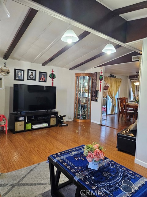 Detail Gallery Image 6 of 28 For 8600 Contreras Street #35,  Paramount,  CA 90723 - 2 Beds | 2 Baths