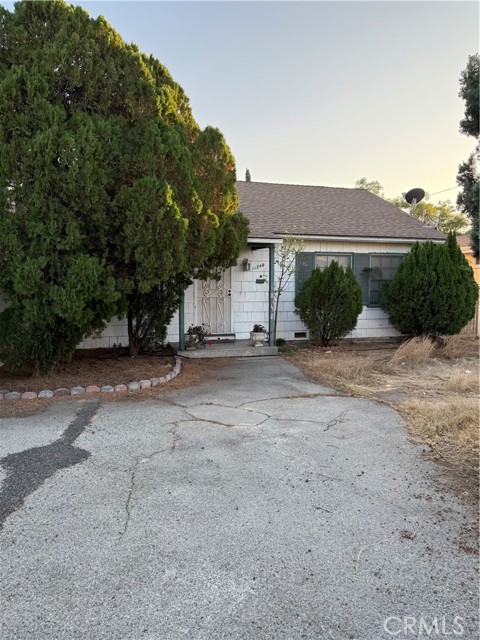 Detail Gallery Image 2 of 21 For 11240 Lull St, Sun Valley,  CA 91352 - 2 Beds | 2 Baths