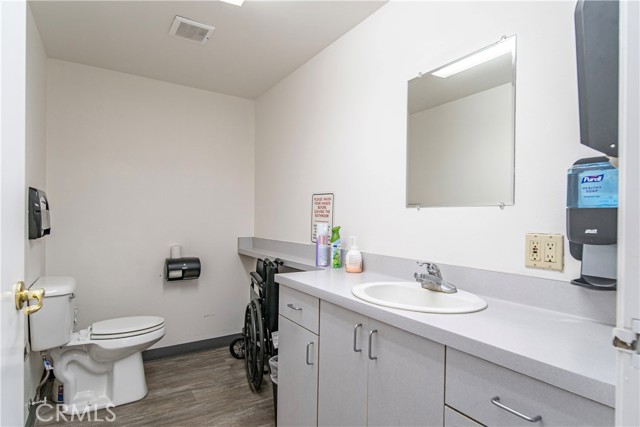 315 E Route 66, Glendora, California 91740, ,Commercial Lease,For Rent,315 E Route 66,CRCV25060682
